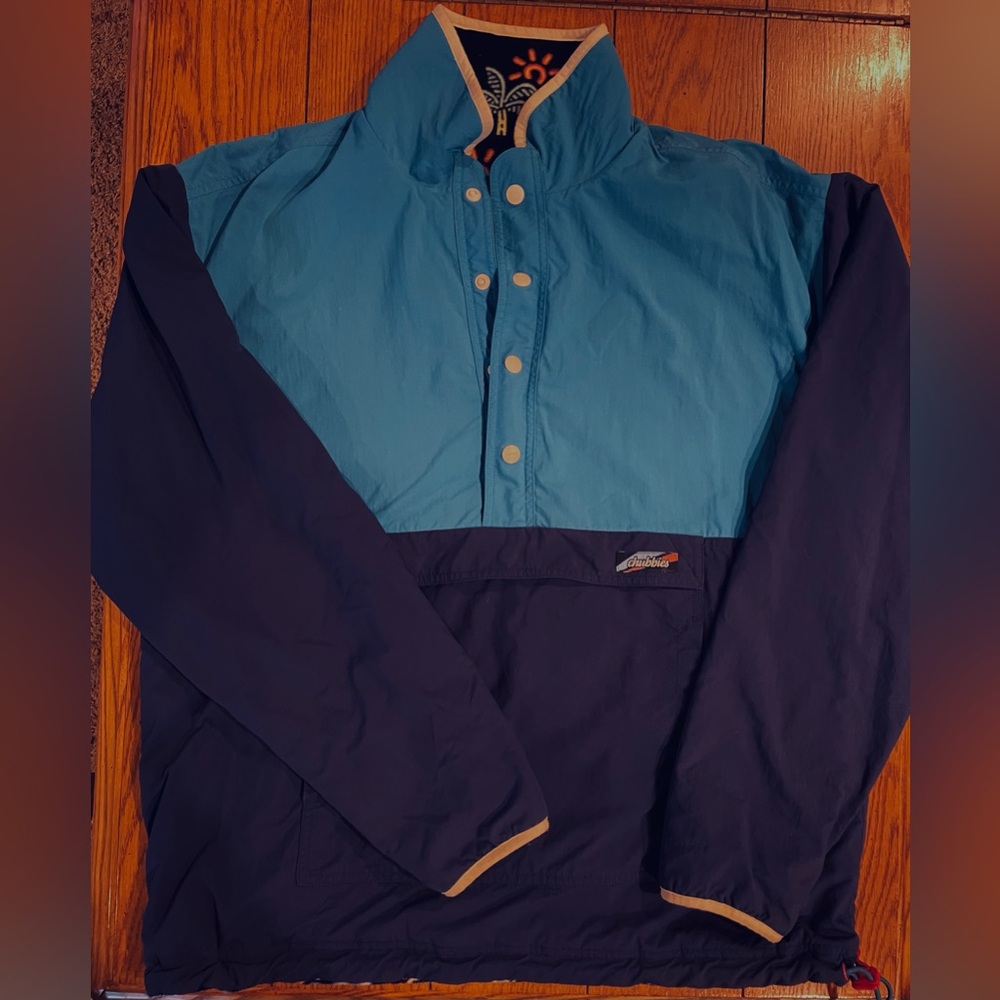 EUC Chubbies Men’s reversible quarter snap, size large, 2 tone blues